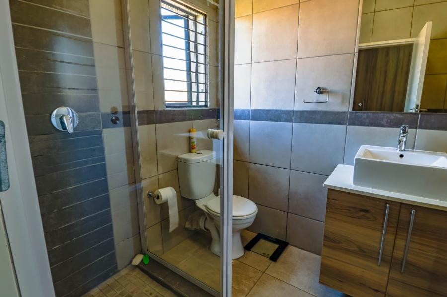 3 Bedroom Property for Sale in Monavoni Gauteng