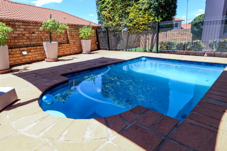 3 Bedroom Property for Sale in Monavoni Gauteng