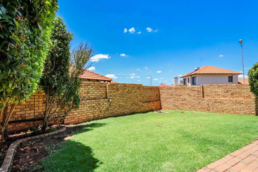 3 Bedroom Property for Sale in Monavoni Gauteng