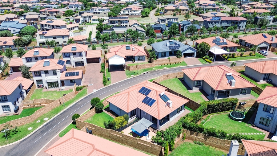 3 Bedroom Property for Sale in Monavoni Gauteng