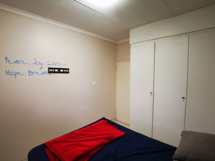 2 Bedroom Property for Sale in Wapadrand Gauteng