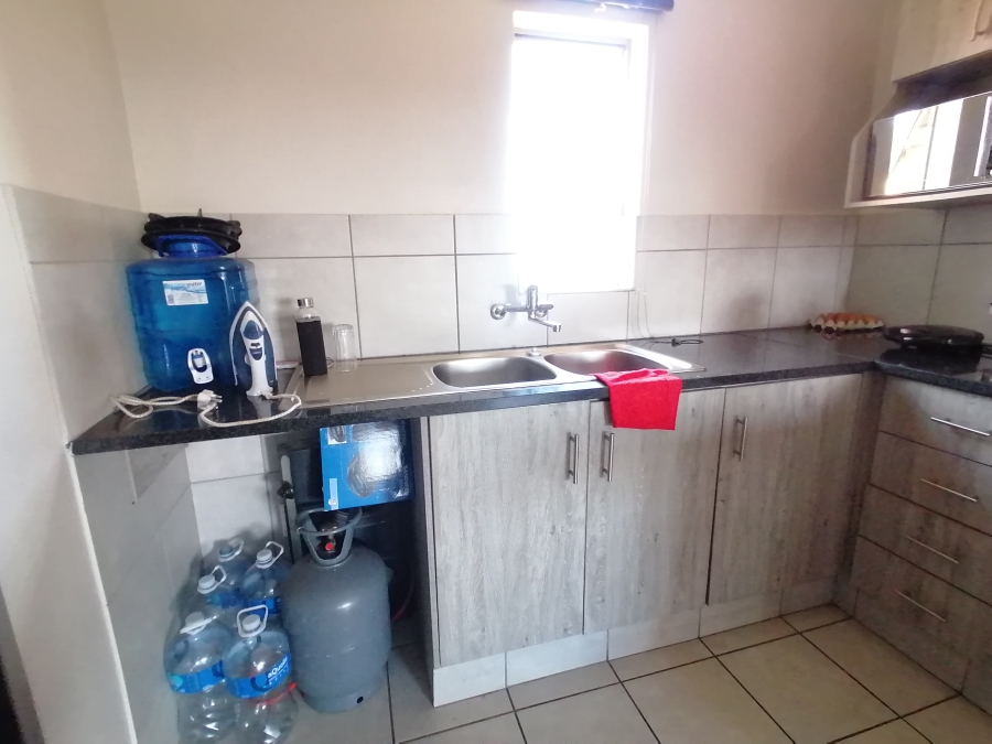 2 Bedroom Property for Sale in Heuweloord Gauteng