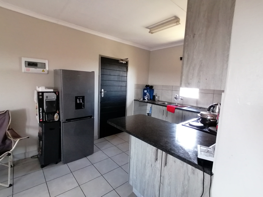 2 Bedroom Property for Sale in Heuweloord Gauteng
