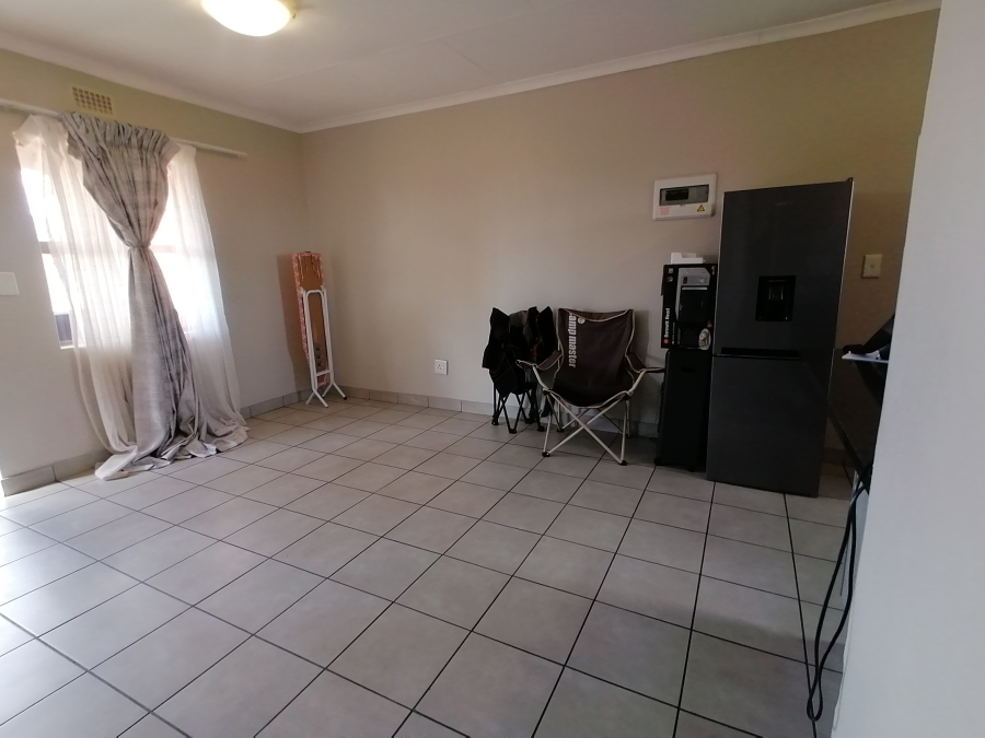 2 Bedroom Property for Sale in Heuweloord Gauteng