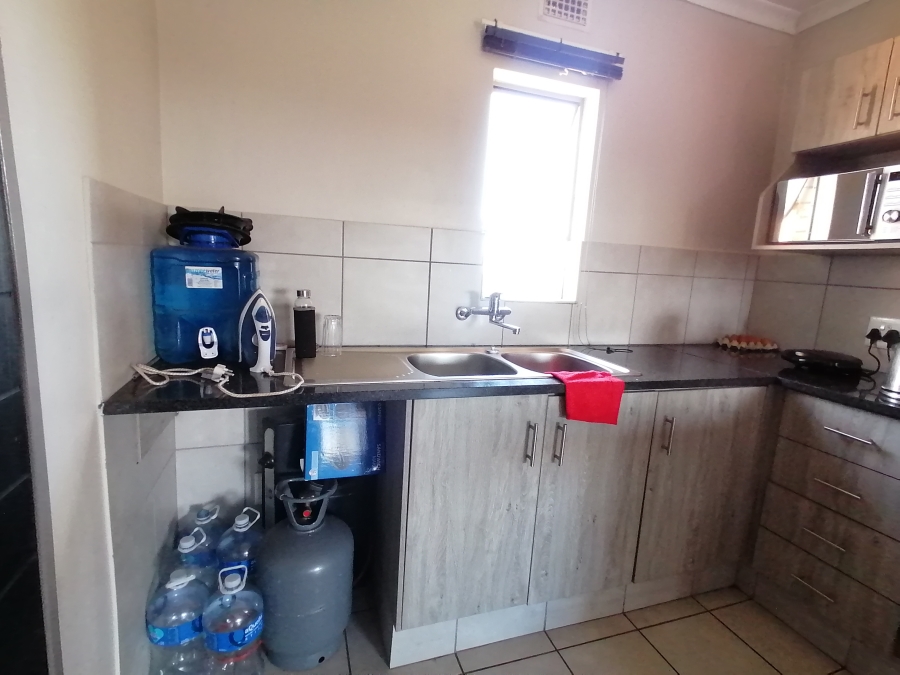 2 Bedroom Property for Sale in Heuweloord Gauteng