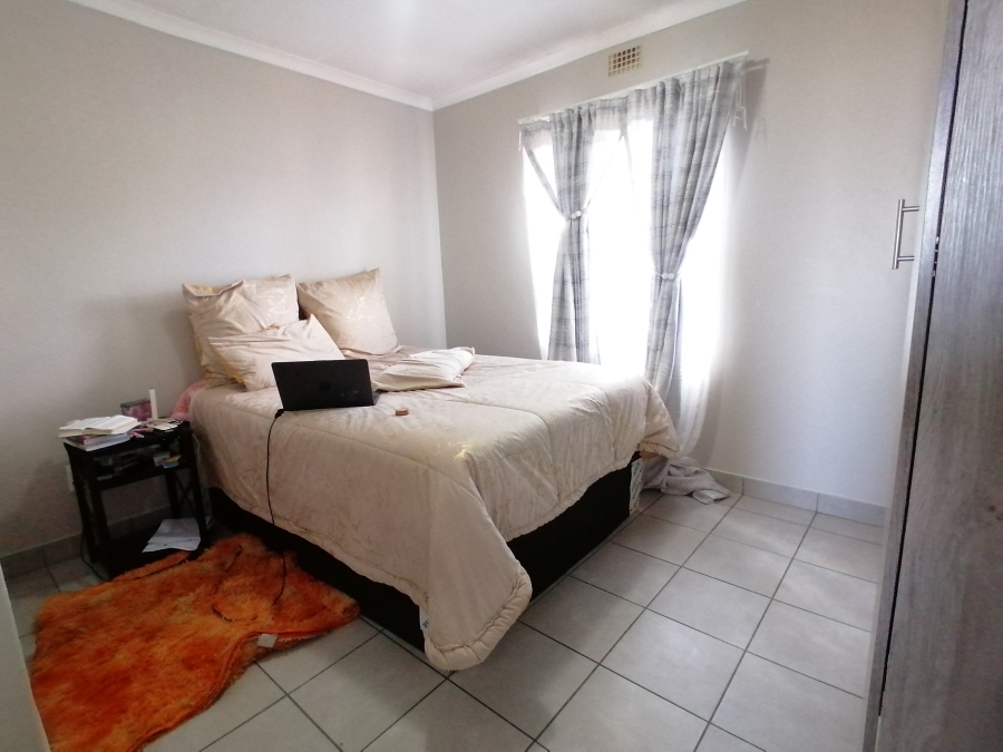2 Bedroom Property for Sale in Heuweloord Gauteng