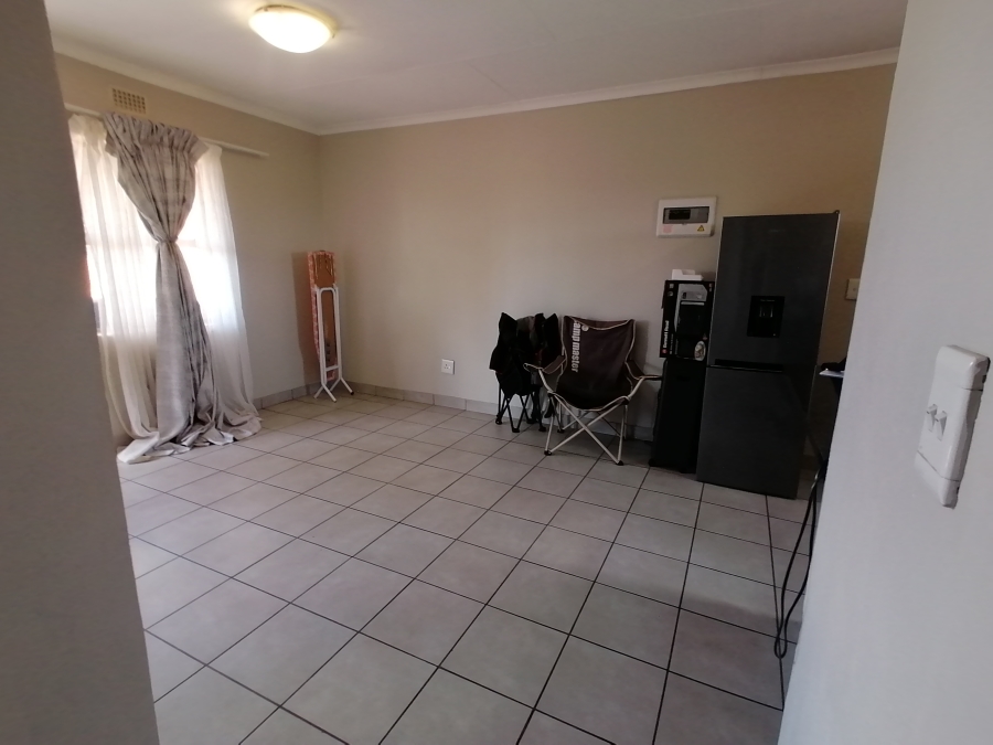 2 Bedroom Property for Sale in Heuweloord Gauteng