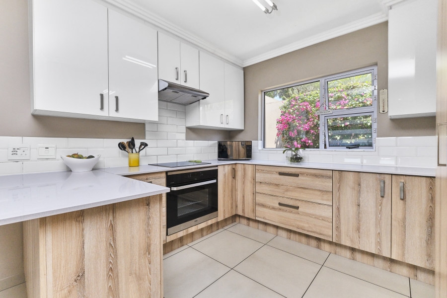 3 Bedroom Property for Sale in Barbeque Downs Gauteng