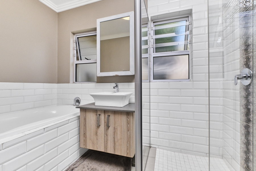 3 Bedroom Property for Sale in Barbeque Downs Gauteng