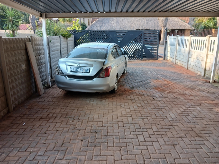 3 Bedroom Property for Sale in Witpoortjie Gauteng