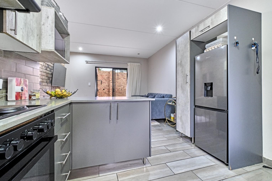 2 Bedroom Property for Sale in Kensington B Gauteng