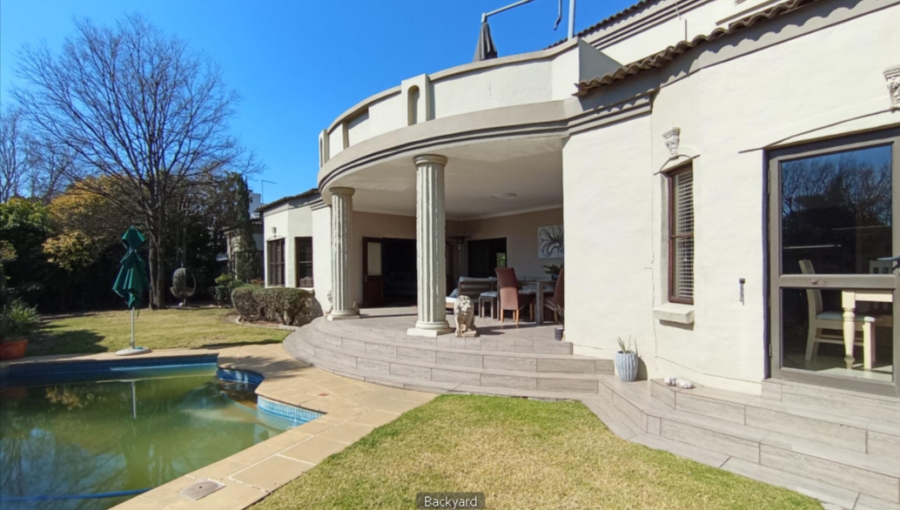 4 Bedroom Property for Sale in Maroeladal Gauteng