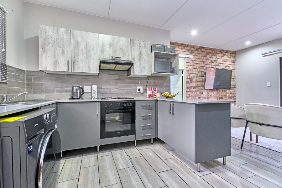 2 Bedroom Property for Sale in Kensington B Gauteng