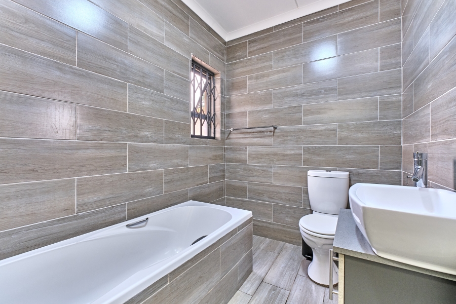 2 Bedroom Property for Sale in Kensington B Gauteng