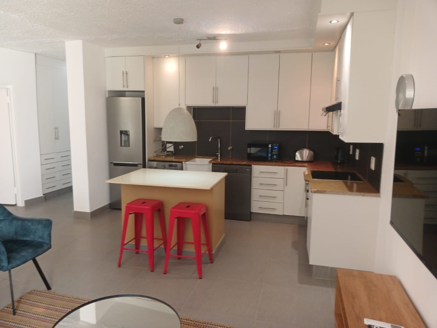 To Let 2 Bedroom Property for Rent in Sandhurst Gauteng