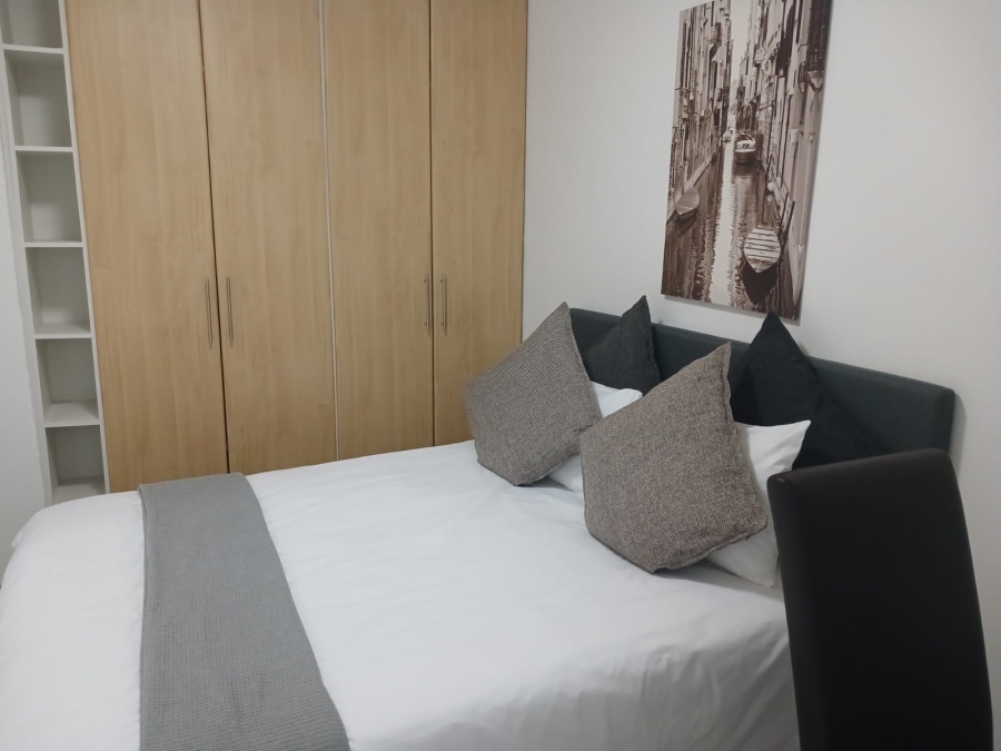 To Let 2 Bedroom Property for Rent in Sandhurst Gauteng