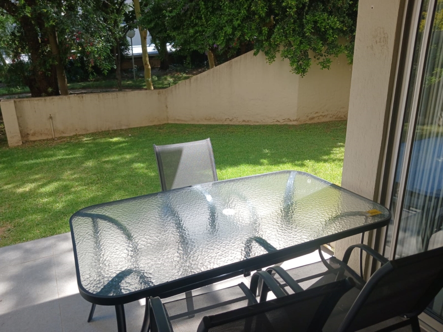 To Let 2 Bedroom Property for Rent in Sandhurst Gauteng