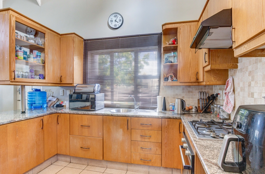 3 Bedroom Property for Sale in Buccleuch Gauteng