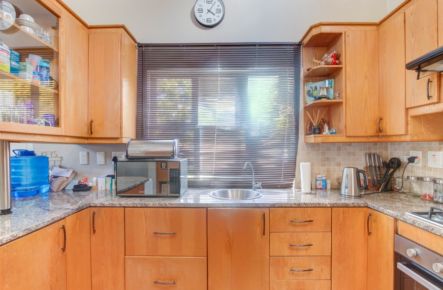 3 Bedroom Property for Sale in Buccleuch Gauteng