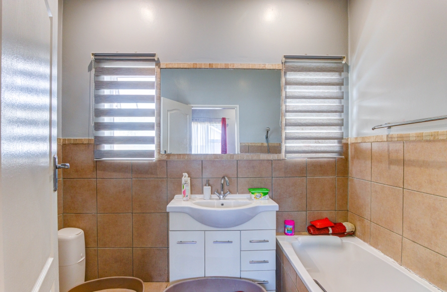 3 Bedroom Property for Sale in Buccleuch Gauteng