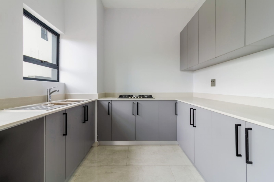 5 Bedroom Property for Sale in Waterfall Country Estate Gauteng