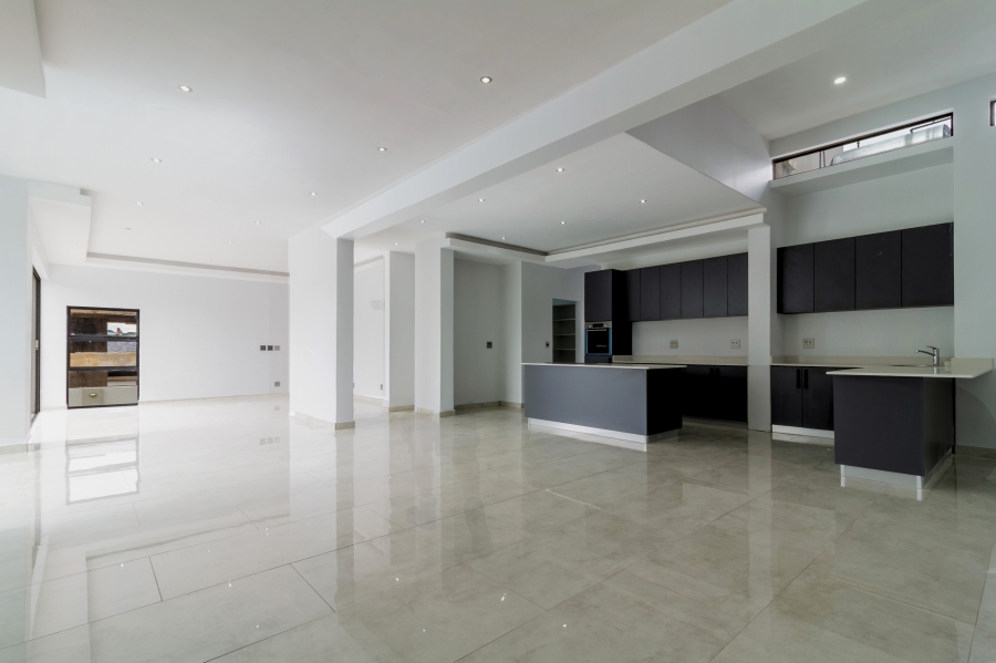 5 Bedroom Property for Sale in Waterfall Country Estate Gauteng