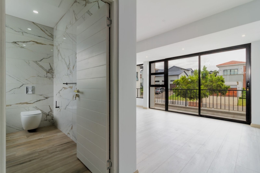 5 Bedroom Property for Sale in Waterfall Country Estate Gauteng