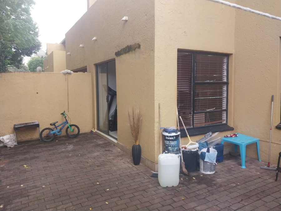 2 Bedroom Property for Sale in Windsor Gauteng