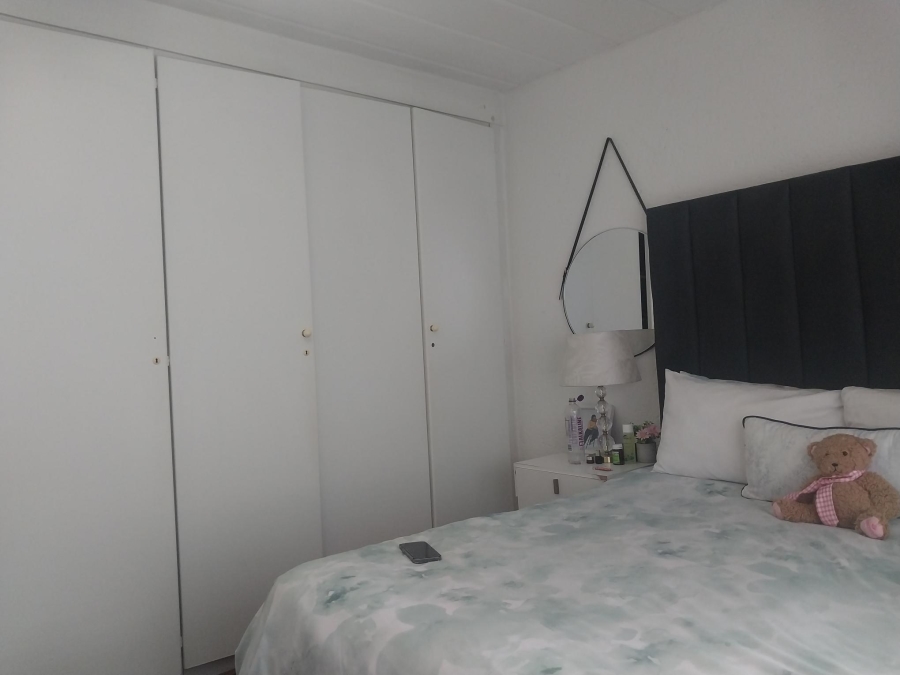 2 Bedroom Property for Sale in Windsor Gauteng