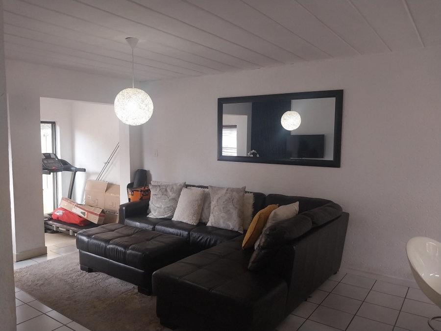 2 Bedroom Property for Sale in Windsor Gauteng