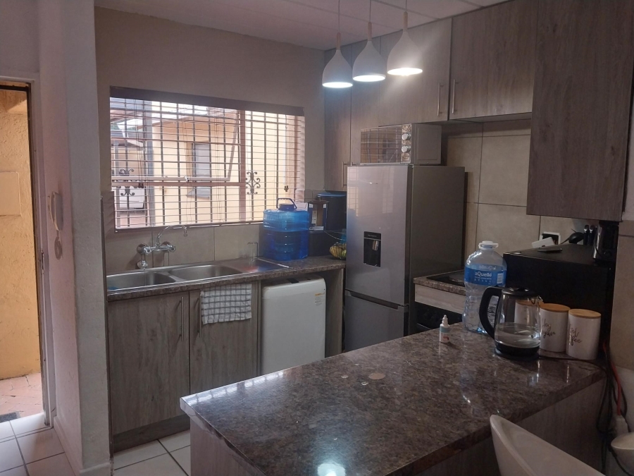 2 Bedroom Property for Sale in Windsor Gauteng