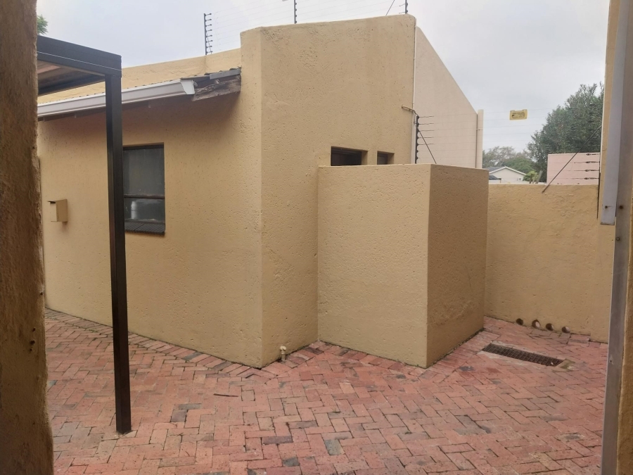 2 Bedroom Property for Sale in Windsor Gauteng