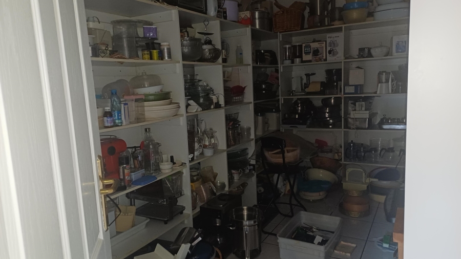 5 Bedroom Property for Sale in Winchester Hills Gauteng