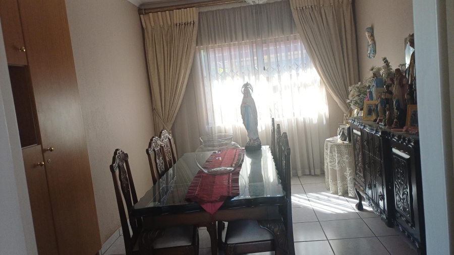 5 Bedroom Property for Sale in Winchester Hills Gauteng