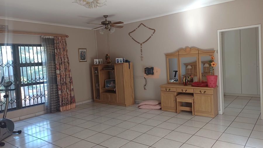 5 Bedroom Property for Sale in Winchester Hills Gauteng