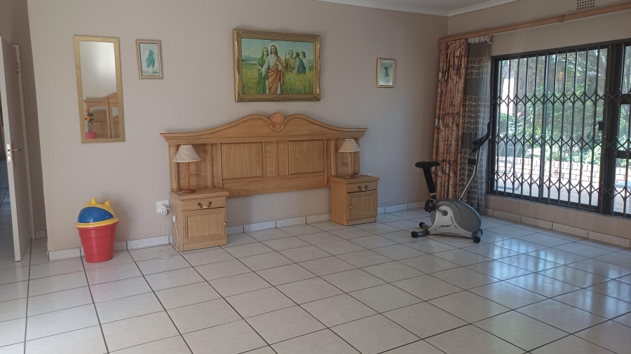 5 Bedroom Property for Sale in Winchester Hills Gauteng