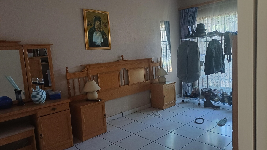 5 Bedroom Property for Sale in Winchester Hills Gauteng