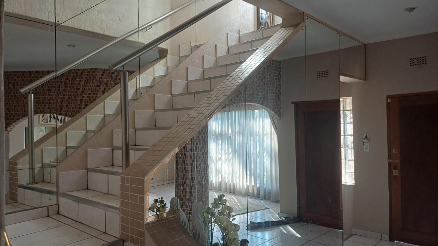 5 Bedroom Property for Sale in Winchester Hills Gauteng