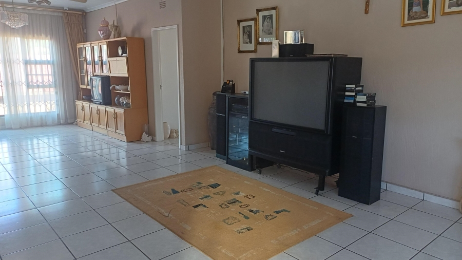 5 Bedroom Property for Sale in Winchester Hills Gauteng