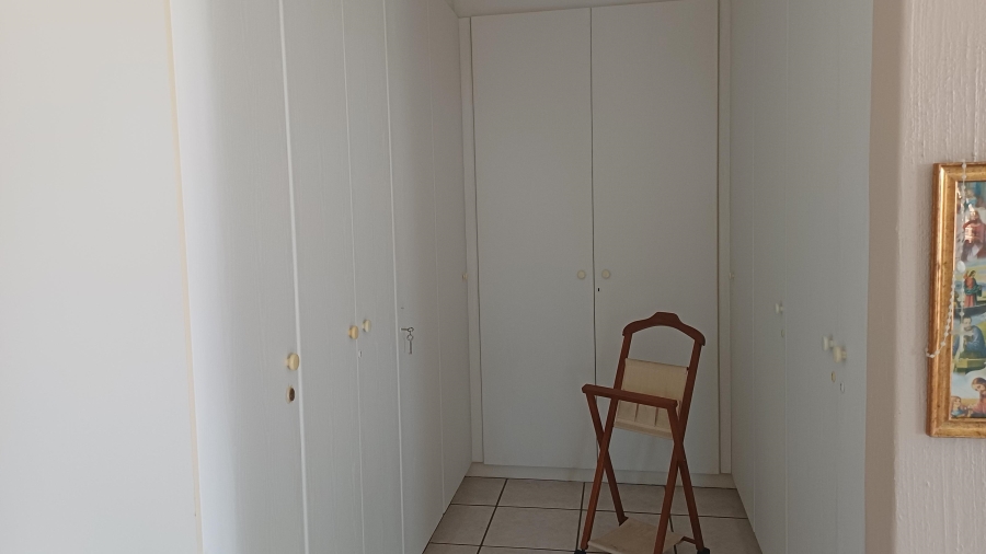 5 Bedroom Property for Sale in Winchester Hills Gauteng