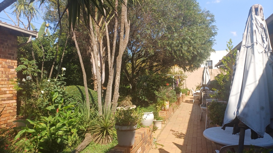 5 Bedroom Property for Sale in Winchester Hills Gauteng