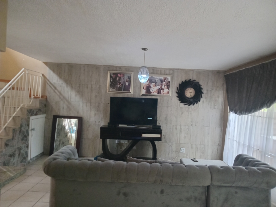 2 Bedroom Property for Sale in Lyndhurst Gauteng