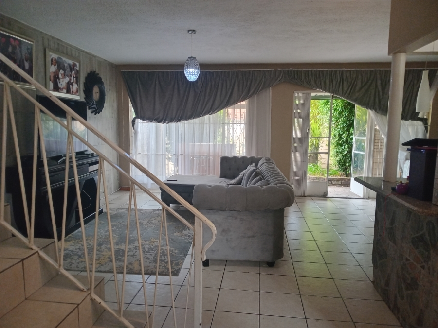 2 Bedroom Property for Sale in Lyndhurst Gauteng