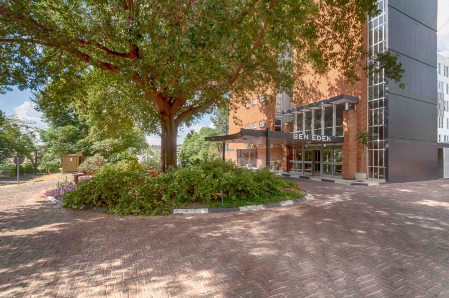 To Let 3 Bedroom Property for Rent in Benmore Gardens Gauteng