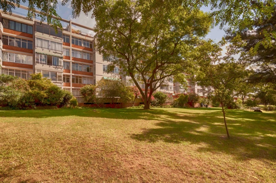 To Let 3 Bedroom Property for Rent in Benmore Gardens Gauteng