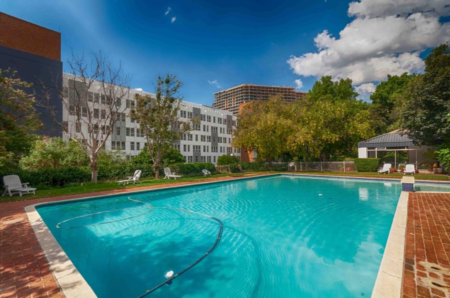 To Let 3 Bedroom Property for Rent in Benmore Gardens Gauteng