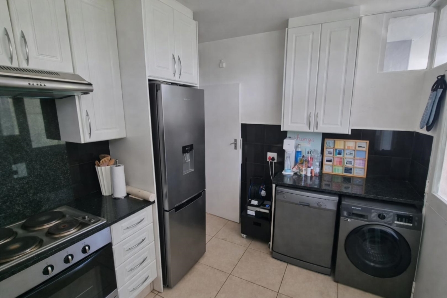 To Let 3 Bedroom Property for Rent in Benmore Gardens Gauteng