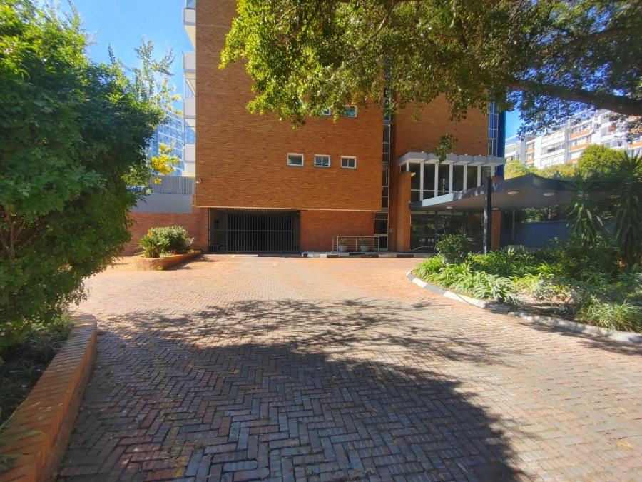 To Let 3 Bedroom Property for Rent in Benmore Gardens Gauteng