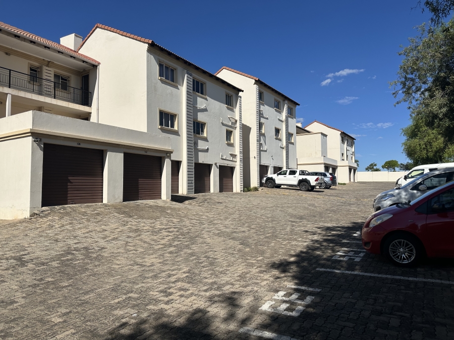 2 Bedroom Property for Sale in Country View Gauteng