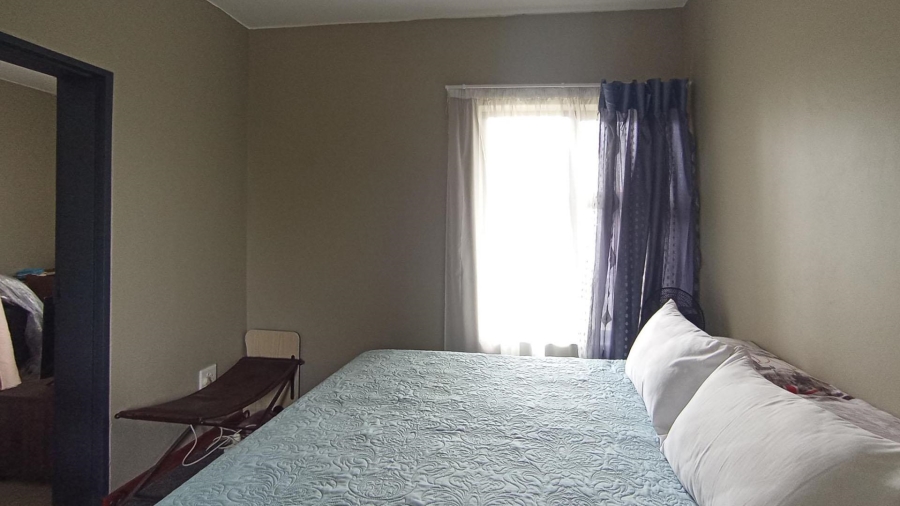 1 Bedroom Property for Sale in Glen Austin Gauteng